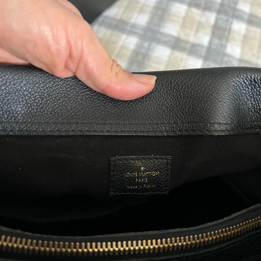 Louis Vuitton bag - Picture 8 of 9